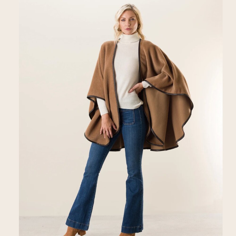 Sofia Cashmere Arequipa Alpaca Cape (Navy)